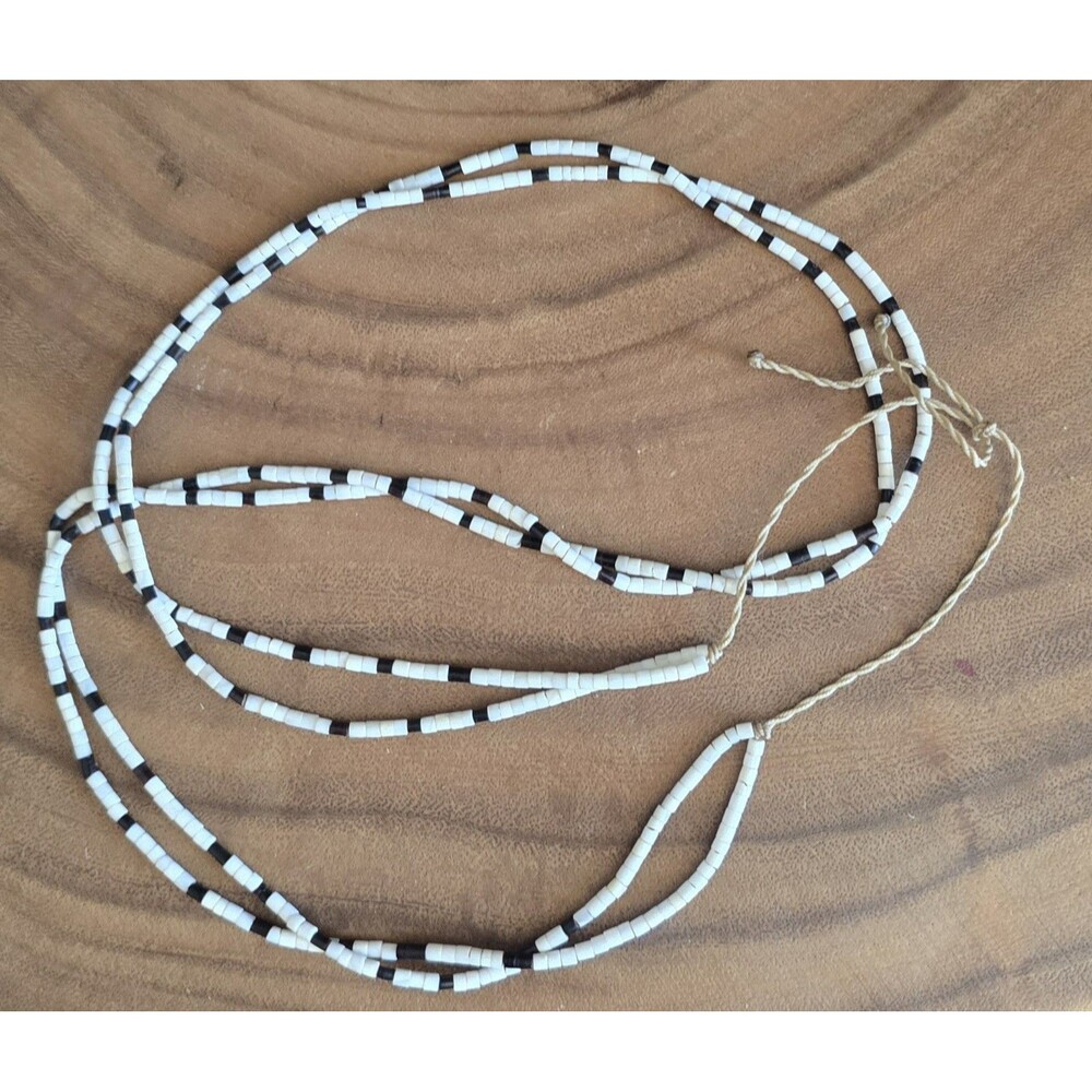 Vintage Native American beaded necklace WHITE/ BLACK